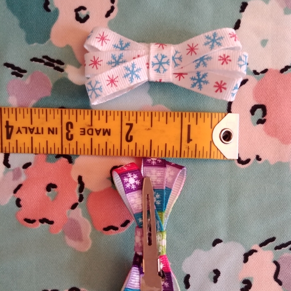 2 Snowflake bows - Picture 2 of 2